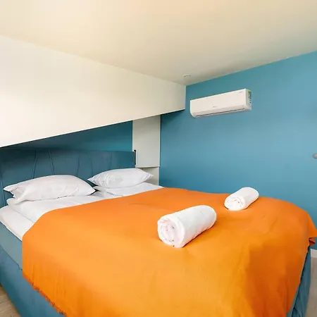 Apartmán Industrialny Na Poddaszu Z Parkingiem By Renters Bílsko-Bělá