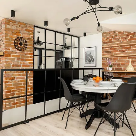 Industrialny Na Poddaszu Z Parkingiem By Renters