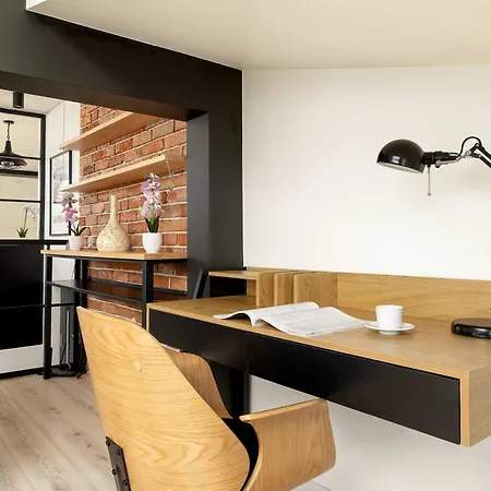 Industrialny Na Poddaszu Z Parkingiem By Renters