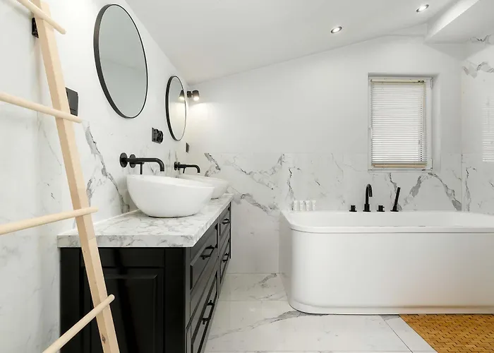 Apartmán Industrialny Na Poddaszu Z Parkingiem By Renters