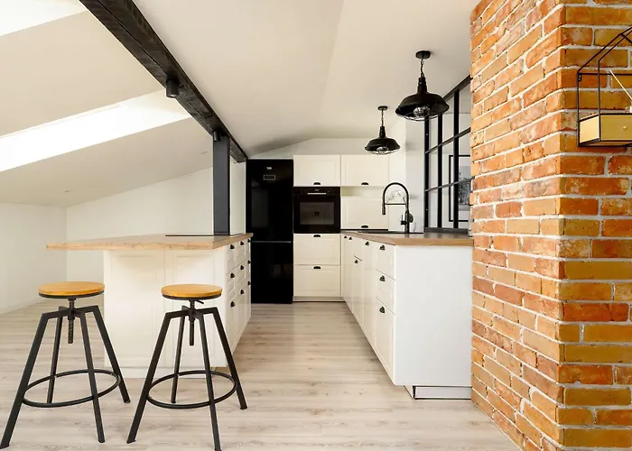 Industrialny Na Poddaszu Z Parkingiem By Renters Bílsko-Bělá