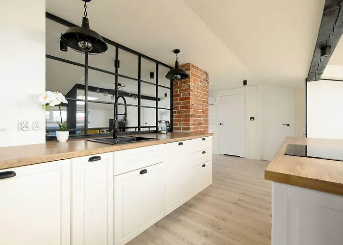 Apartmán Industrialny Na Poddaszu Z Parkingiem By Renters Bílsko-Bělá