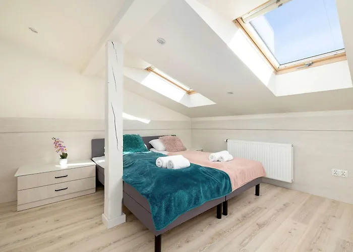 Industrialny Na Poddaszu Z Parkingiem By Renters