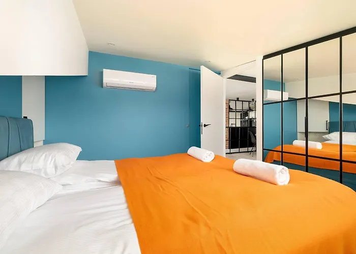 Industrialny Na Poddaszu Z Parkingiem By Renters Bílsko-Bělá