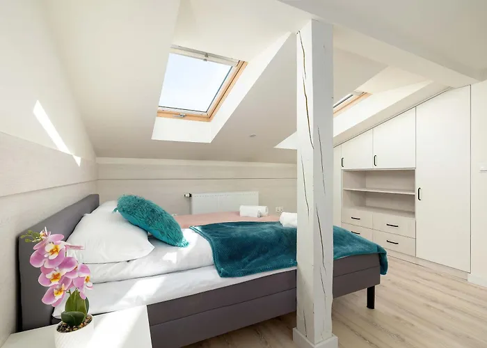 Industrialny Na Poddaszu Z Parkingiem By Renters * Bílsko-Bělá