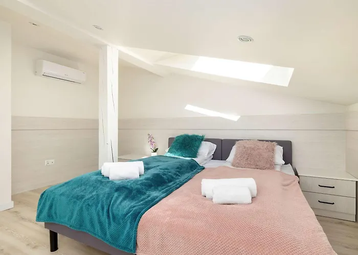 Apartmán Industrialny Na Poddaszu Z Parkingiem By Renters *