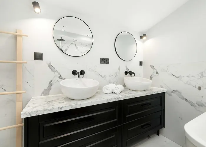 Industrialny Na Poddaszu Z Parkingiem By Renters * Bílsko-Bělá